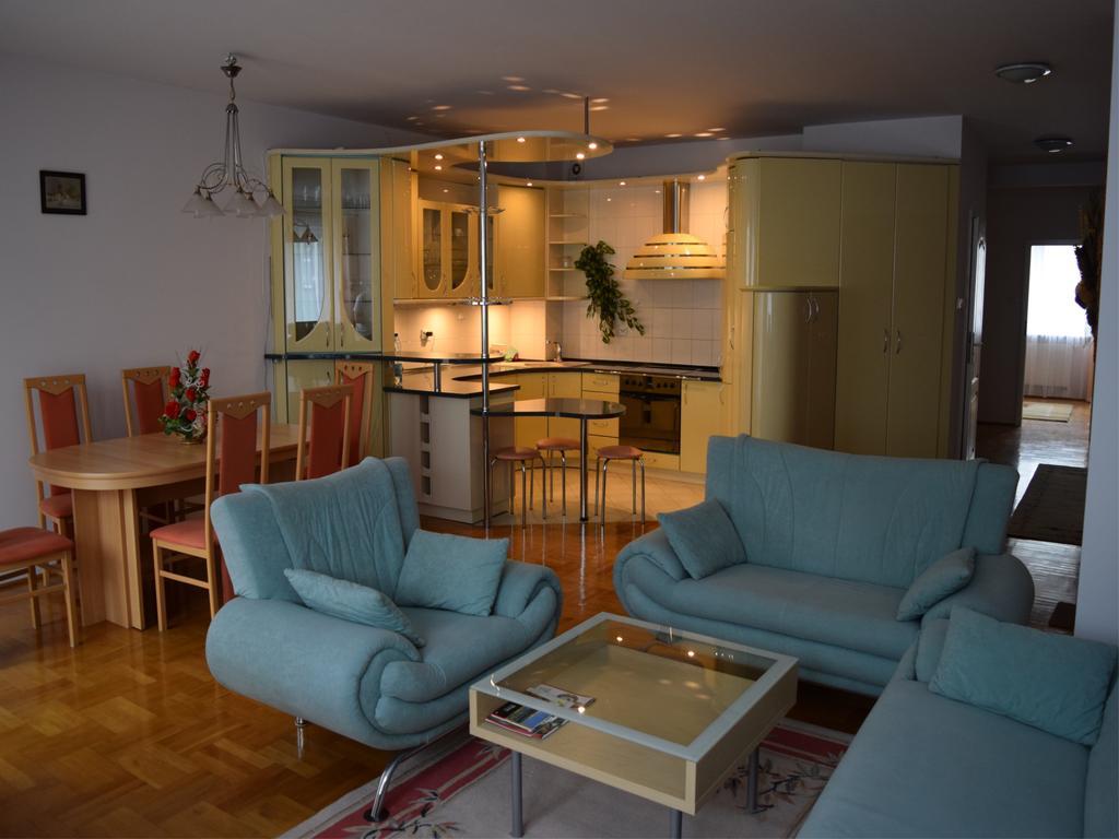 Dgm Apartment وارسو المظهر الخارجي الصورة